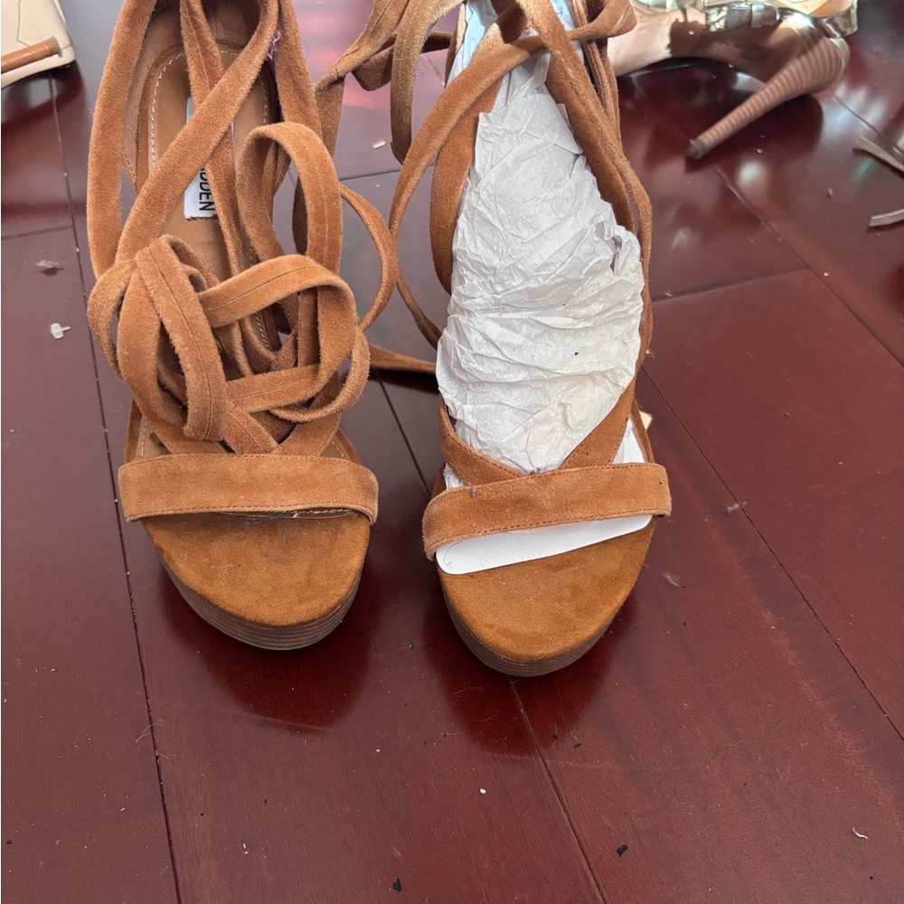 Steve Madden Women's Brown Suede Lace-Up Sandals